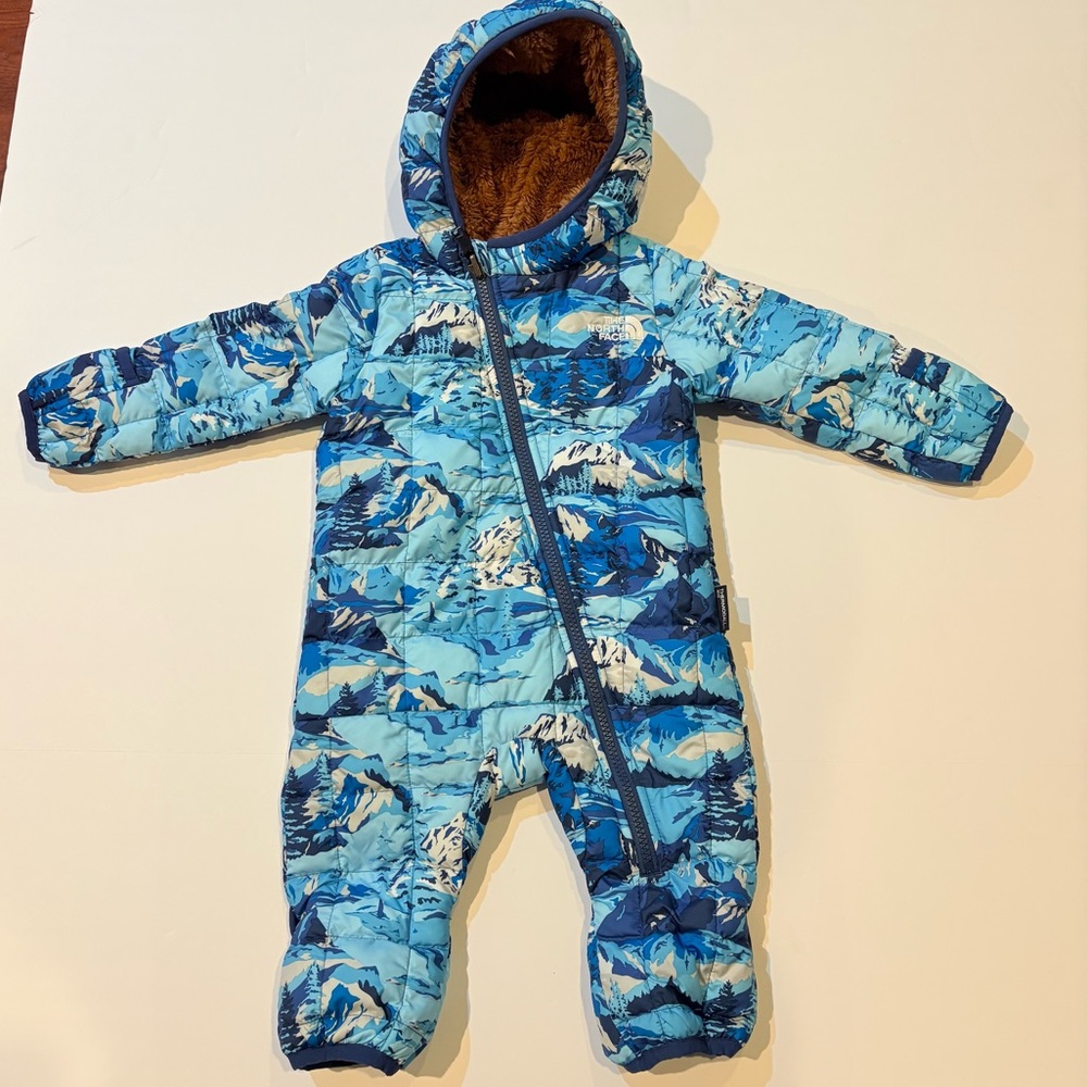 The North Face  Bunting ThermoBall Eco One Piece Snowsuit size 3/6 months